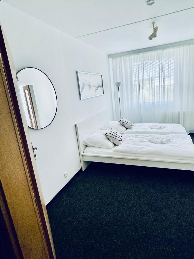 Apartmány Bryksova Praga Exterior foto